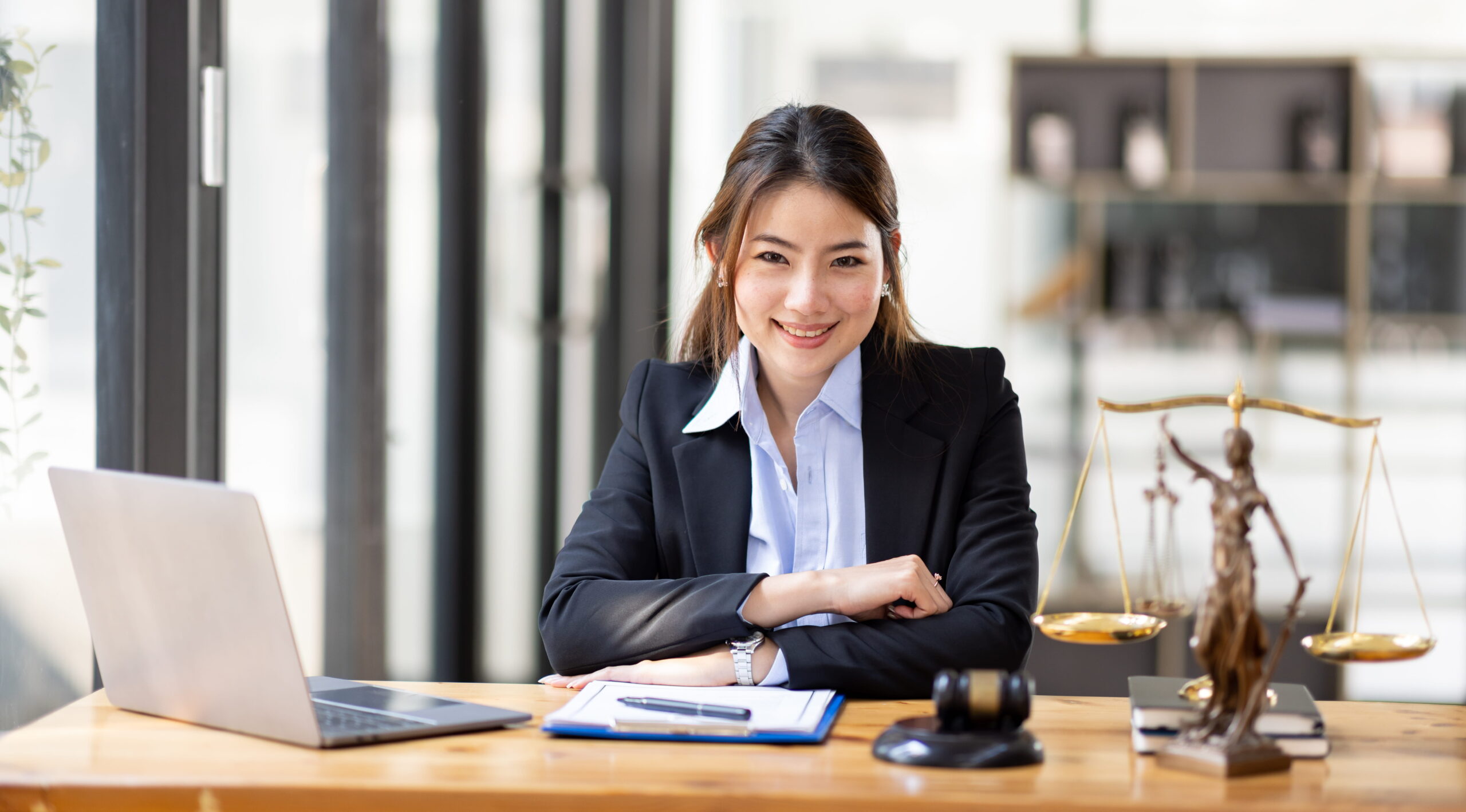 Mitarbeiterin in einer Rechtsanwaltskanzlei